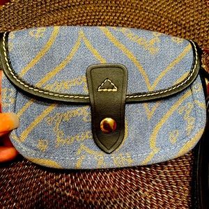 Dooney and Bourke small wristlet